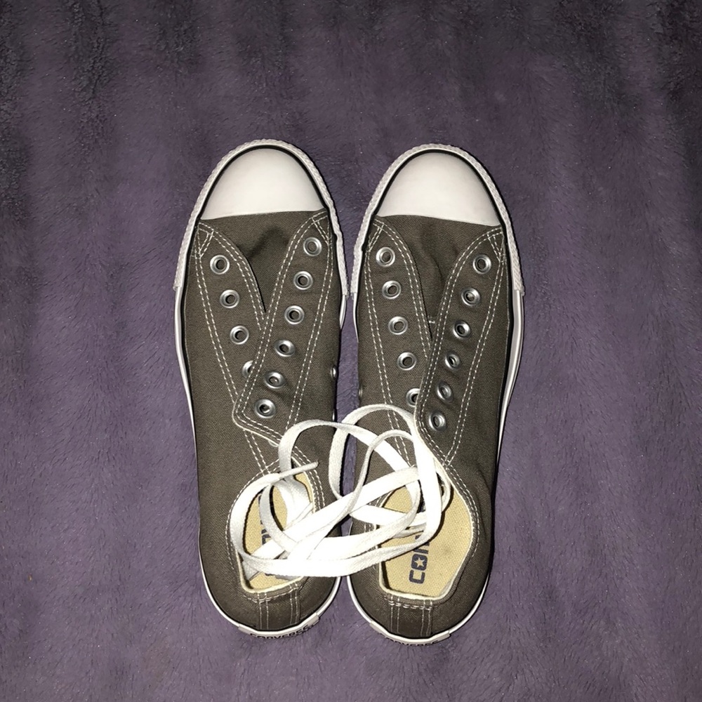 grey converse